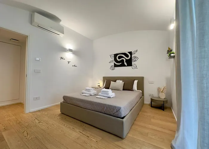Alfieri 7 Luxury - Centro Lägenhet