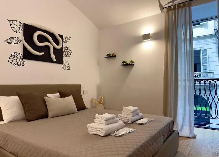 Alfieri 7 Luxury - Centro Lägenhet *